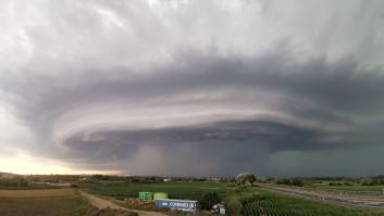 Una supercélula aterradora impacta a Roberto Brasero y hablan del “Tornado Alley español”