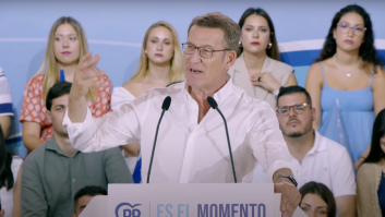 Feijóo alienta la conspiración: pide a los carteros "que repartan todos los votos pese a sus jefes"