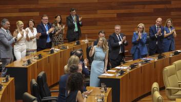 Guardiola (PP) pacta con Vox... Y anuncia un plan autonómico para erradicar la "violencia de género"