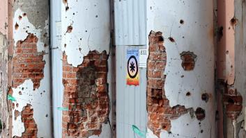 Dos muertos por el impacto de un proyectil ruso en un colegio en el noreste de Ucrania