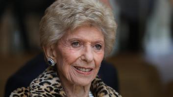 Muere Hélène Carrère d'Encausse, primera mujer secretaria de la Academia francesa