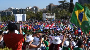 Un historiador ve a un grupo de jóvenes del JMJ cantando el 'Cara al sol' y no puede ser más rotundo