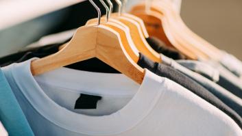 El dueño de una tienda de ropa revela el trucazo para restaurar los cuellos de camiseta deformados