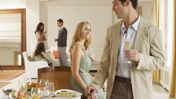 Su compañero de trabajo cree estar ligando con otra empleada: la realidad es muy distinta