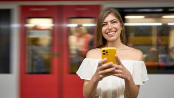 Pillados en la cabina por el maquinista: la razón que retrasó un tren media hora