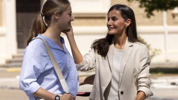 Letizia repite este look "marca España" para la jura de bandera de Leonor