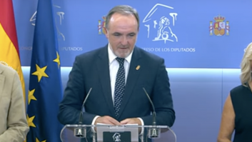 Preguntan al líder de UPN por los tránsfugas de UPN: su cara lo dice todo; su respuesta no tanto