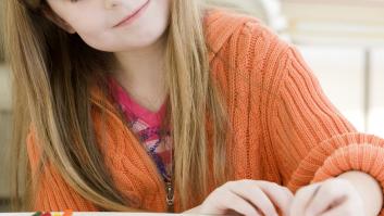 El juego que puedes hacer con tu hijo con solo un papel y con el que además aprende