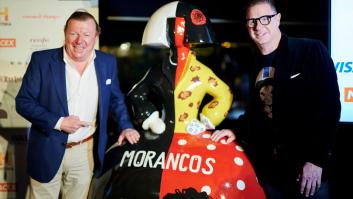 Dos hermanas intentan poner la contraseña del WiFi y TikTok enloquece con una escena propia de los Morancos