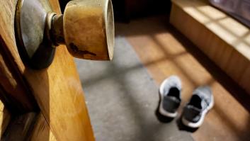 Cómo saber si en el apartamento Airbnb hay cámaras ocultas (o dónde te estés alojando)