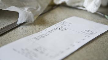 Enseña cuánto cuesta "la Coca-Cola más cara de Gijón": no todo el mundo cree que sea tanto sablazo