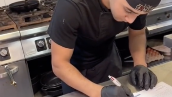 La reacción de un chef marroquí cuando se entera de que va World Paella Day hay que verla