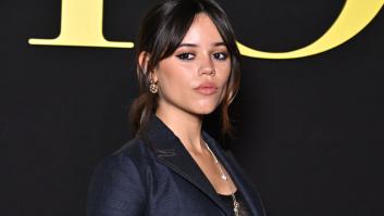 Jenna Ortega se come un kiwi y se lía la mundial y más