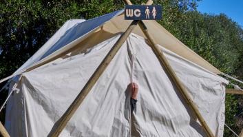 Duerme con su novia en una tienda de campaña y lo que le pasa es la peor pesadilla de muchos