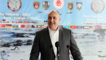 Un ministro de Georgia dispara un lanzacohetes español