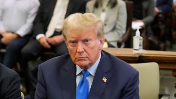 Este momento del juicio de Donald Trump no deja de compartirse: el gesto del juez es insuperable