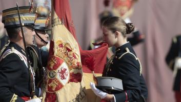 Leonor, un paso más cerca del trono tras jurar bandera