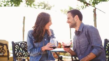 Le compra esto al chico con el que está quedando y nunca más le vuelve a ver