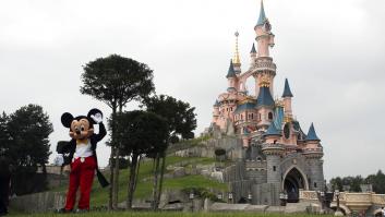 Unos eurodiputados terminan por error en Eurodisney