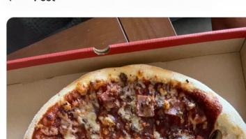 Piden una pizza de dos sabores y lo que le acaba llegando a casa deja atónito a medio Twitter