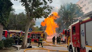 Espectacular incendio muy cerca de Ciudad Universitaria, Madrid