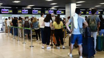 Cinco personas afectadas por un incendio en un restaurante de la T1 en Barajas