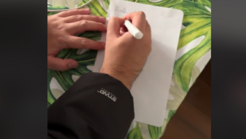 Le deja esta nota a sus vecinos y ellos le responden: la historia tiene toda la expectación del mundo