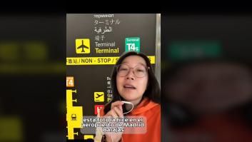 Explica qué pone realmente en chino en este cartel del aeropuerto de Barajas