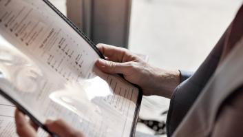 La carta de un restaurante de Santiago monta un increíble revuelo: todo por los precios en gallego