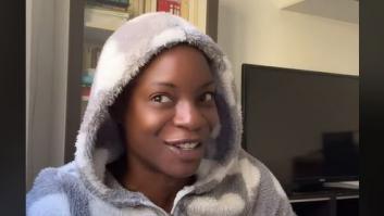 Una joven enumera, tirando mucho de humor, las razones por las que no se le da bien vivir