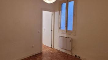 Idealista necesita alquilar este piso reformado de dos habitaciones en el centro de Madrid por 900€