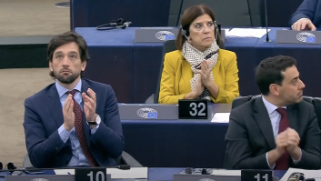 Suenan ladridos de perro después del discurso de Pedro Sánchez en el Parlamento Europeo