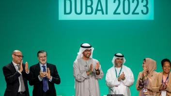 La COP28 llega a un acuerdo para iniciar una transición y dejar atrás los combustibles fósiles