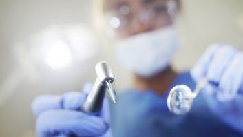 Va al dentista y se lleva todos los 'me gusta' tras enseñar lo que ha visto antes de entrar en la consulta