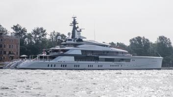 La mansión flotante del dueño de Dallas Cowboys aparece misteriosamente en Vigo