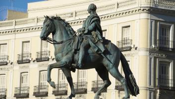 El falso truco de las estatuas a caballo para saber la forma en la que murió el personaje