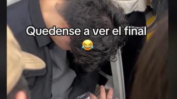 Se queda dormido en un tren de Japón, le gastan una broma y el final es absolutamente inesperado