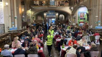 "El hambre no se va de vacaciones": así es la cena de Nochebuena de Mensajeros de la Paz