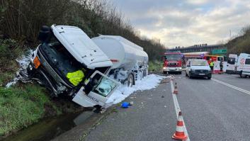 Una madre y su hija mueren tras una colisión entre un camión-cisterna y un vehículo en Cambados