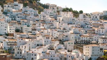El pueblo blanco de Málaga que (dicen) fue fundado por el mismísimo Julio César
