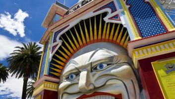 Esta es una de las montañas rusas más antiguas del mundo (y no se para automáticamente)