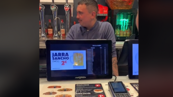 Un grupo de amigos pide los '100 montaditos' y revoluciona las redes