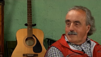 El autor del himno del PP demanda a la SGAE por no pagarle "ni un euro" por los mítines de los últimos 30 años