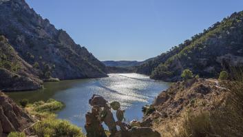 El pantano más antiguo de Europa está en un pueblo perdido de España y es custodiado por un templo