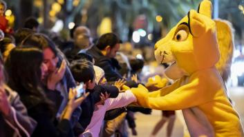 El oso desnucado de la cabalgata de Cádiz ya tiene rival: el parecido es evidente