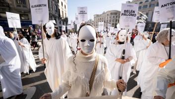 Un centenar de mujeres se concentra para pedir que se contabilicen todos los feminicidios