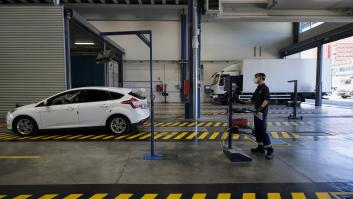 La transición digital llega a la DGT: en 2024 se elimina la etiqueta de la ITV de todos los vehículos