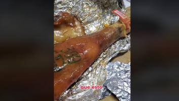 Un cliente le dice que el jamón está rancio y OJO a la razón: se ve en imágenes y es de no creer
