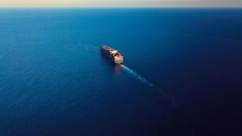 Un barco con carga 'ilegal' se refugia cerca de Menorca