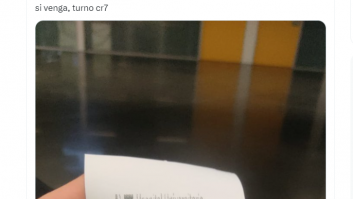 Logra un éxito casi inesperado al enseñar el turno de espera que le ha tocado en un hospital de Madrid